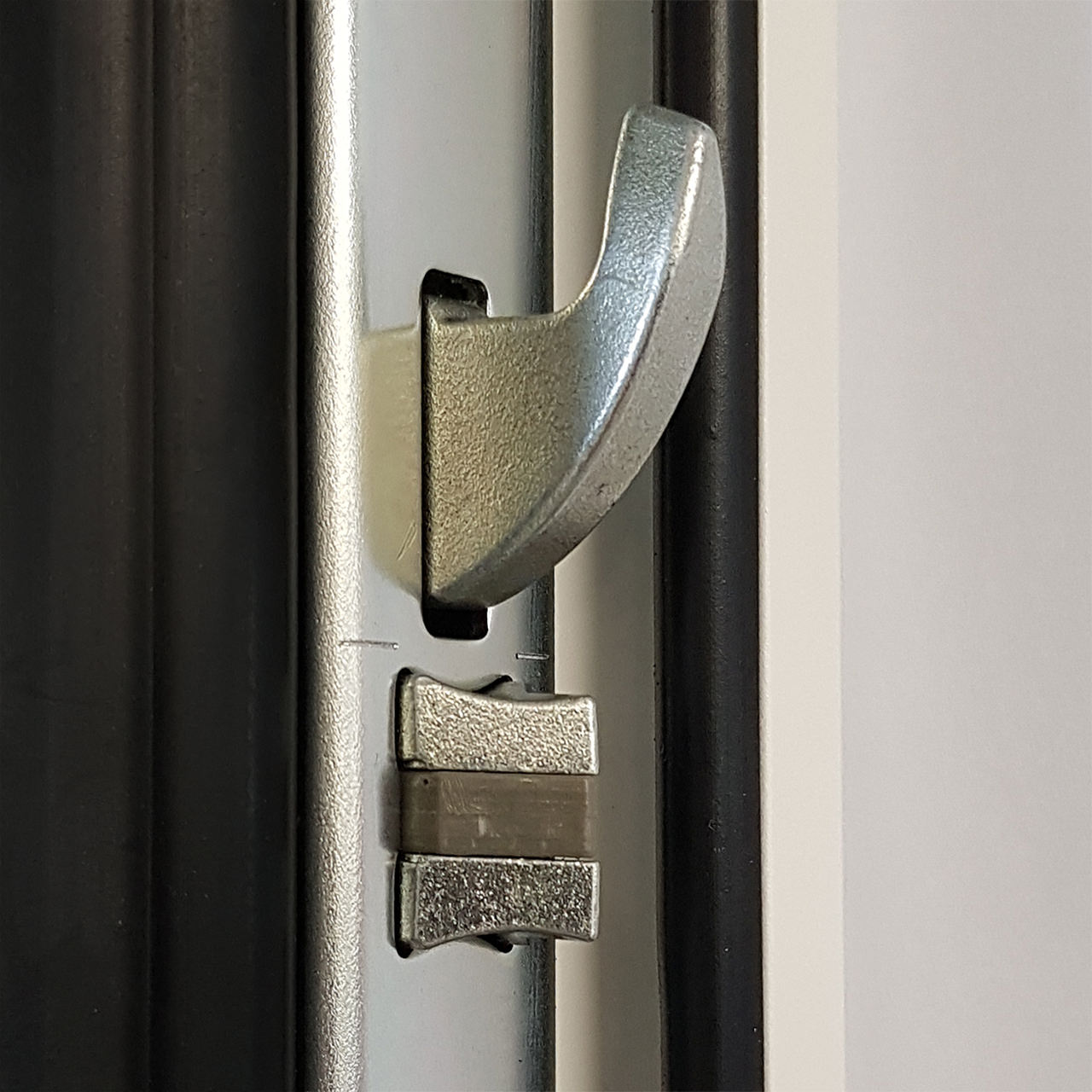 Synseal Warmcore BiFold Door Handle